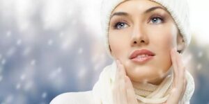 بسبب تعرضها المباشر للتغيرات المناخية.. نصائح للعناية بالبشرة في الشتاء