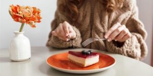 دراسة تفجر مفاجأة غير متوقعة.. تناول الحلويات لتعزيز صحة القلب