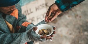 الفقر.. قرين الكفر