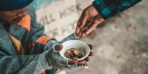 وَمَنْ أَحْيَاهَا فَكَأَنَّمَا أَحْيَا النَّاسَ جَمِيعًا