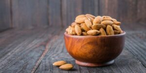 التناول المثالي للُوز ..كميات محددة و مواقيت معينة