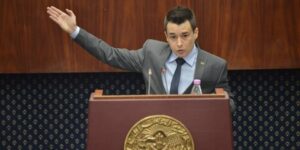 نائب بالمجلس الشعبي الوطني يطالب بفتح تحقيق قضائي ضد ناشطتين على “تيك توك” أساءتا لشخصية شهيد