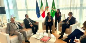 تعاون جزائري-إيطالي في التكوين السياحي والمشاريع الفندقية 