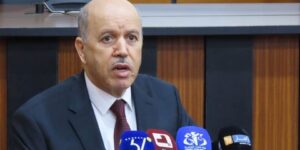 وزير الصحة يدعو إلى توفير سيارة إسعاف في كل الأماكن المخصصة لممارسة الرياضة المدرسية