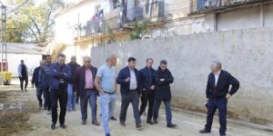 الوالي المنتدب  لبئر توتة يتواصل مع المواطنين لتسوية انشغالاتهم