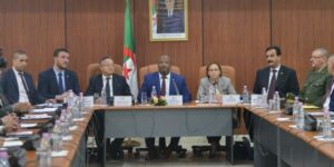 بداري.. توظيف الدكاترة الأجراء البطالين مرهون بالمناصب المالية