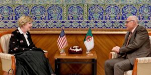 عطاف يستقبل سفيرة الولايات المتحدة الأمريكية بالجزائر