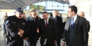 سعيود يعلن عن خطوات جديدة لتعزيز جاهزية مطار الجزائر الدولي وتطوير خدماته