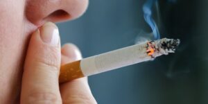 العلم والإيمان.. الصيام وتنظيف الجهاز التّنفسي من التّدخين