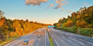 العلم والإيمان.. وَيَخْلُقُ مَا لاَ تَعْلَمُونَ