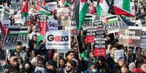 مسيرة أمام الأمم المتحدة تُطالب بوقف الإبادة الجماعية بغزة