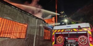 العاصمة.. إخماد حريق شب بمركز تجاري ببلدية حسين داي