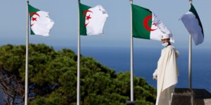 الشعب الجزائري يقف سدا منيعا أمام كل حملات الاستهداف الخارجي