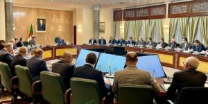 الوزير الأول يترأس اجتماعا لمجلس مساهمات الدولة