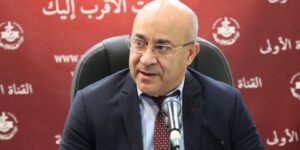 هادف: رفع المنحة السياحية خطوة نحو تنظيم سوق الصرف وتحفيز الاقتصاد