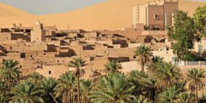 رئيس بلدية تاغيت ببشار.. درج بطول 450 مترا للوصول إلى أعلى الكثبان الرملية