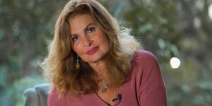 عبر نصائح ومعلومات مهمة.. يسرا تحذر من مخاطر السوشيال ميديا