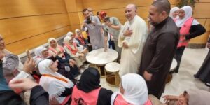 بلمهدي يزور بالبقاع المقدسة المجاهدين وأرامل وأبناء الشهداء الذين أكرمهم رئيس الجمهورية برحلة لأداء مناسك العمرة