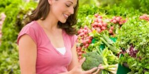 من بينها البستنة والتسوق.. أعمال يومية تعزز الصحة وتمنحنا حياة أفضل