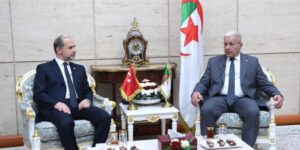 بوغالي يبحث سبل تعزيز التعاون مع رئيس مجموعة الصداقة البرلمانية “تركيا-الجزائر”