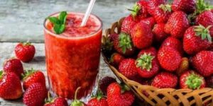 عصير الشمندر بالفراولة.. مشروب صحي بمذاق راقٍ