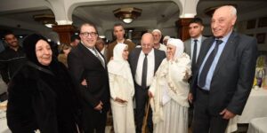 ربيقة يكرم 250 من المجاهدين وأرامل الشهداء برحلة عمرة احتفاءً بسبعينية الثورة