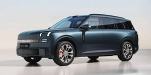 بشاشتين حجم 30 بوصة وقوة 845 حصان.. سيارة لينك آند كو 900 الهجينة