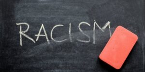 التعصب.. داء اجتماعي خطير