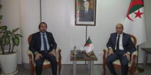 وزارة الخارجية تبحث سبل تعزيز إشراك الجالية الجزائرية بالخارج في التنمية الاقتصادية للجزائر