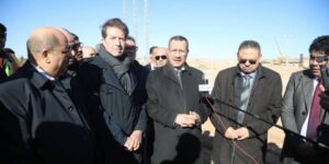 وزير الأشغال العمومية يتفقد مشاريع تأهيل الطرق والسكك الحديدية في ولاية بشار