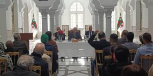 شايب يلتقي بالجالية الجزائرية في تونس ويبحث سبل مشاركتها في مسار التجديد الوطني 