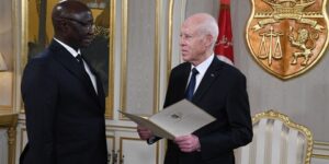 رئيس تونس: إفريقيا تعج بكل أنواع الثروات وآن الأوان لتستفيد منها شعوبها