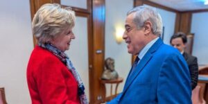 الوزير الأول يستقبل سفيرة الولايات المتحدة الأمريكية بالجزائر