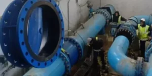 عملية صيانة بغرفة التحكم في تدفق الماء الشروب بالدواودة