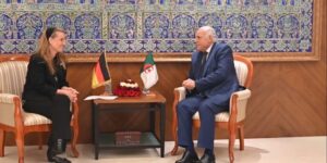 عطاف يستقبل نائب وزيرة الخارجية الألمانية كاتيا كيل لبحث آفاق الشراكة بين البلدين