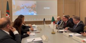 إطلاق منصة إلكترونية للحوار مع الجالية الجزائرية في الخارج ودعم تواصلها مع الجزائر