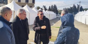 الوقوف على وضعية تنصيب الخيم بسوق الرحمة ببئر مراد رايس