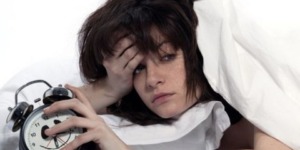 قلة النوم.. تُضعف الجسم وتُذبل الوجه