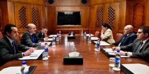 عطاف يتحادث بأديس بابا مع وزير الخارجية التونسي حول مستجدات القضية الفلسطينية