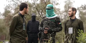 القانوع: مشاهدة أسيرين صهيونيين مراسم الإفراج عن أسرى يُؤكد قدرة المقاومة على التحكم