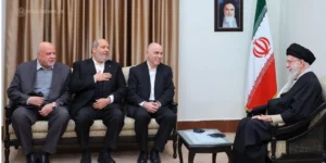 خامنئي يلتقي وفدا من حركة حماس.. ويصف صفقة التبادل بـ”العظيمة”