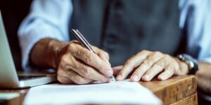 إنَّ مِنَ البيانِ لَسِحرًا