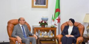 مولوجي تستقبل كاتب الدولة المكلف بالجالية لبحث مبادرات دعم الجزائريين في الخارج