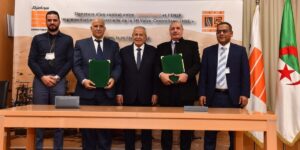 سوناطراك: توقيع عقد تصنيع جهاز تعديل حقن الغاز بآبار النفط مطور من قبل مهندسي المجمع