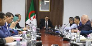 سعيود يناقش مطالب عمال الملاحة الجوية ويؤكد على أهمية الحوار الاجتماعي