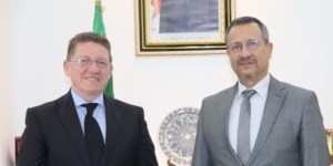 رخروخ يتباحث سبل تعزيز التعاون المشترك مع رئيس مجلس الأعمال الجزائري-الأمريكي