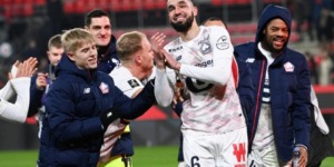 بن طالب يعود من الباب الواسع ويلقى إشادة كبيرة