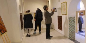 معرض فني جماعي يحاكي الثقافة الجزائرية وتراثها المتنوع