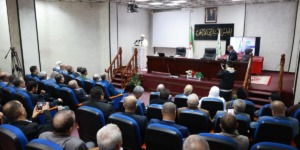 تشجيع الاعتماد على النظام المالي الإسلامي بهدف العمل بنظام عادل