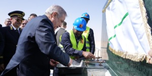الوزير الأول يضع حجز أساس مشروع المصفاة الجديدة بحاسي مسعود